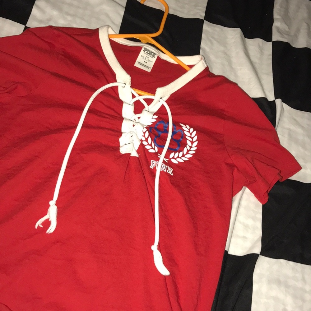 Red College Bulldogs Pullover Tee